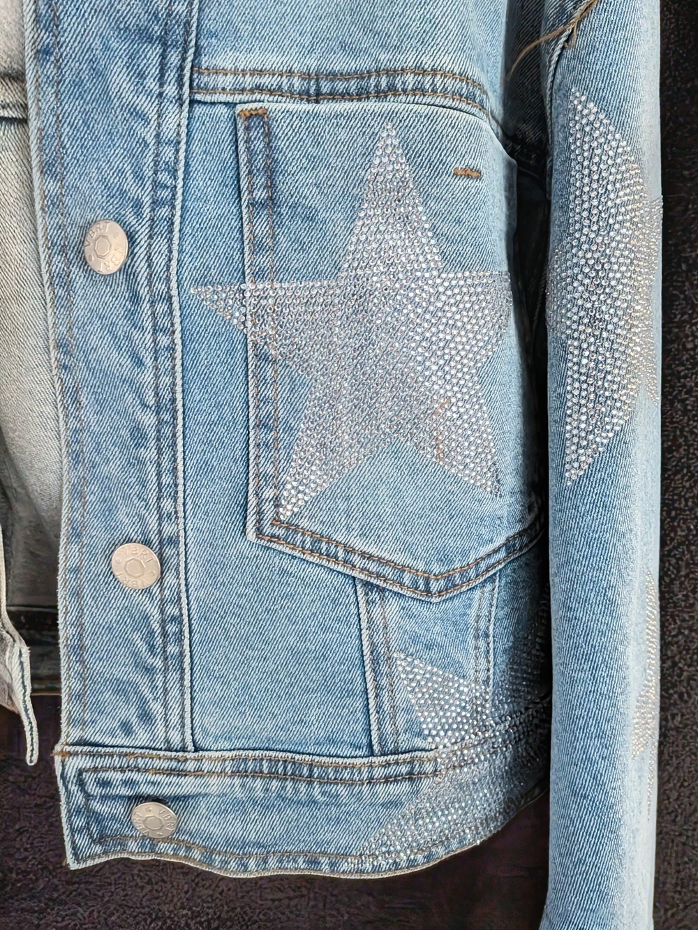 V B R T Cropped Embellished Star Denim Jacket - Light Blue